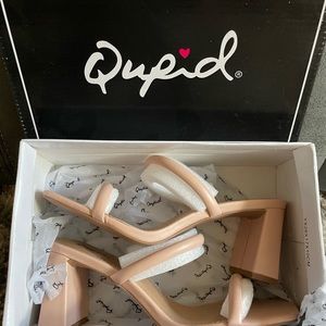 Qupid heeled women’s sandal NEVER WORN